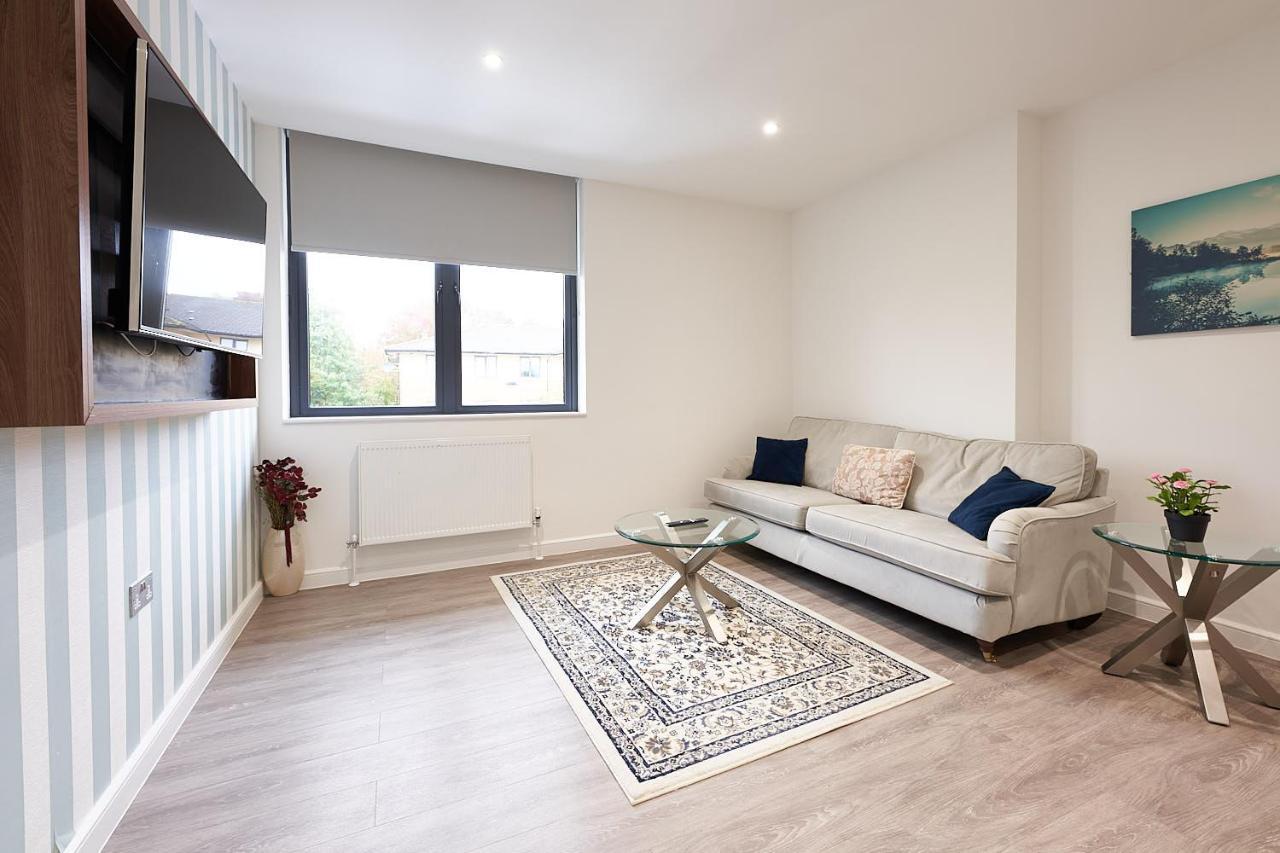 Luxustay Milburn House Milton Keynes Exterior photo