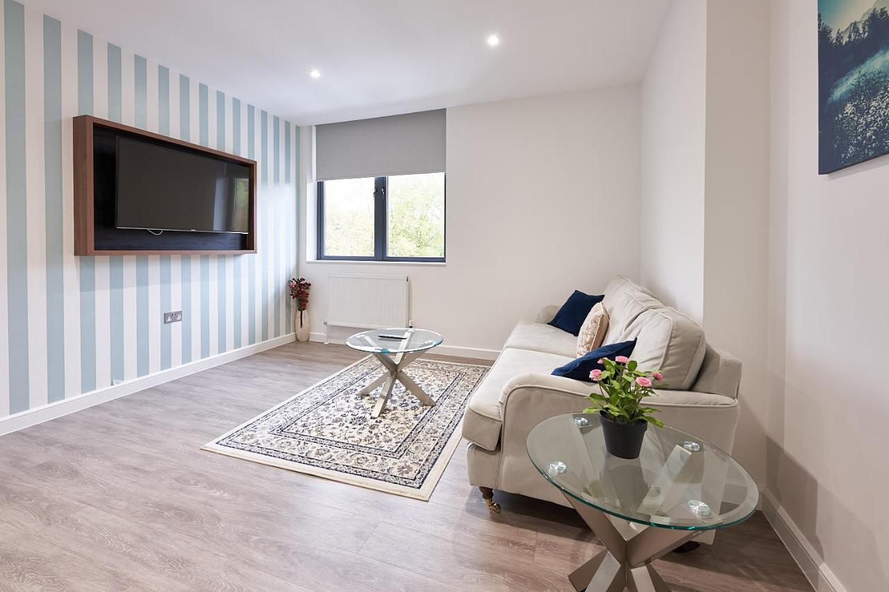 Luxustay Milburn House Milton Keynes Exterior photo